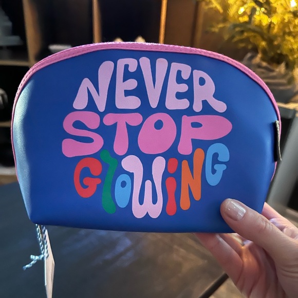 Cute Makeup Bag - Brand New 🖤 - Picture 1 of 6